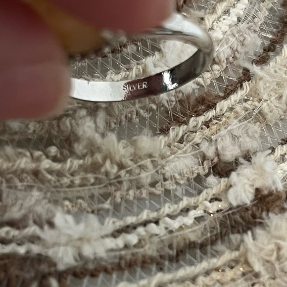 Japanese Ring w/ Stone s4.5-5 - Picture 4 of 4